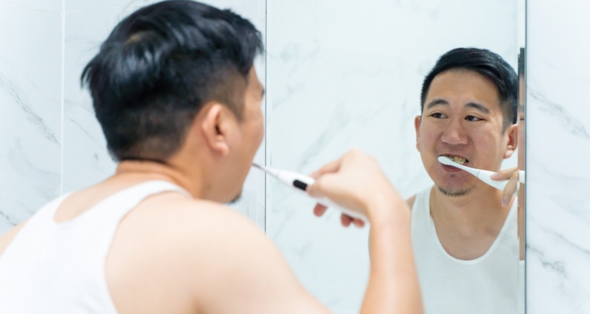 Mual Saat Gosok Gigi Di Pagi Hari, Apa Penyebabnya?