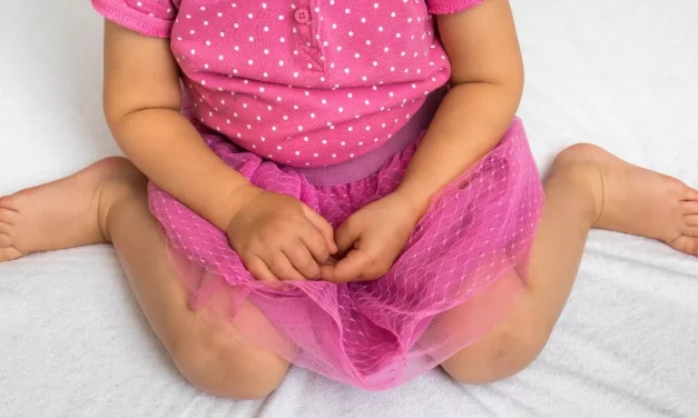 Duduk Posisi W Bisa Menghambat Perkembangan Otot Kaki