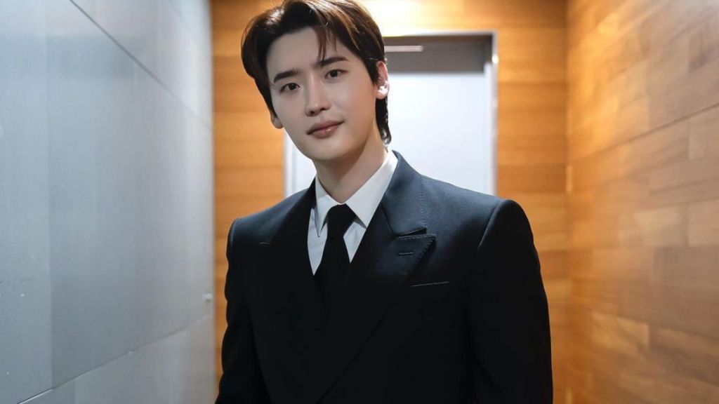 Lee Jong Suk Di Kenal Dengan Bakat Aktingnya Yang Luar Biasa