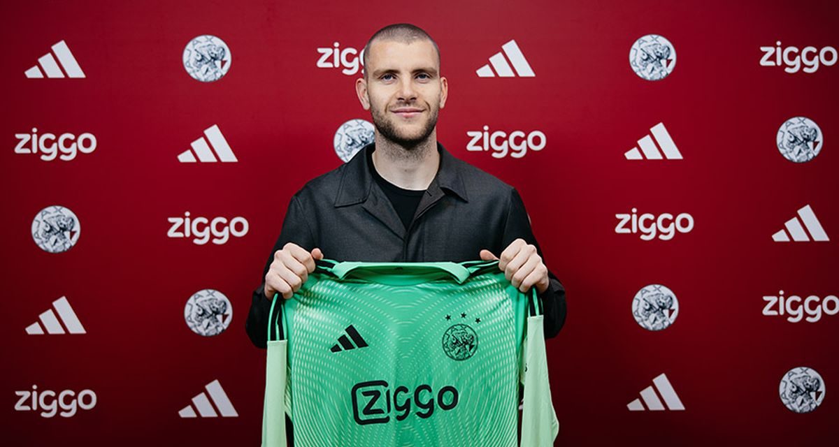 Debut Maarten Paes Di Ajax: Momentum Baru Karier Sang Kiper