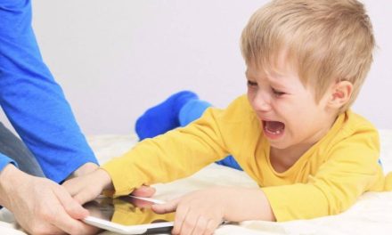 Screen Time Pada Balita Bikin Gampang Tantrum